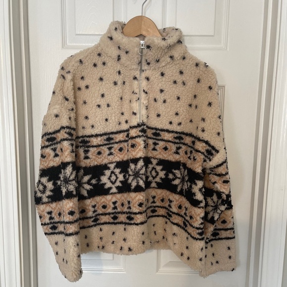 Patterned Sherpa Quarter Zip NEW WITH TAGS - Picture 5 of 7